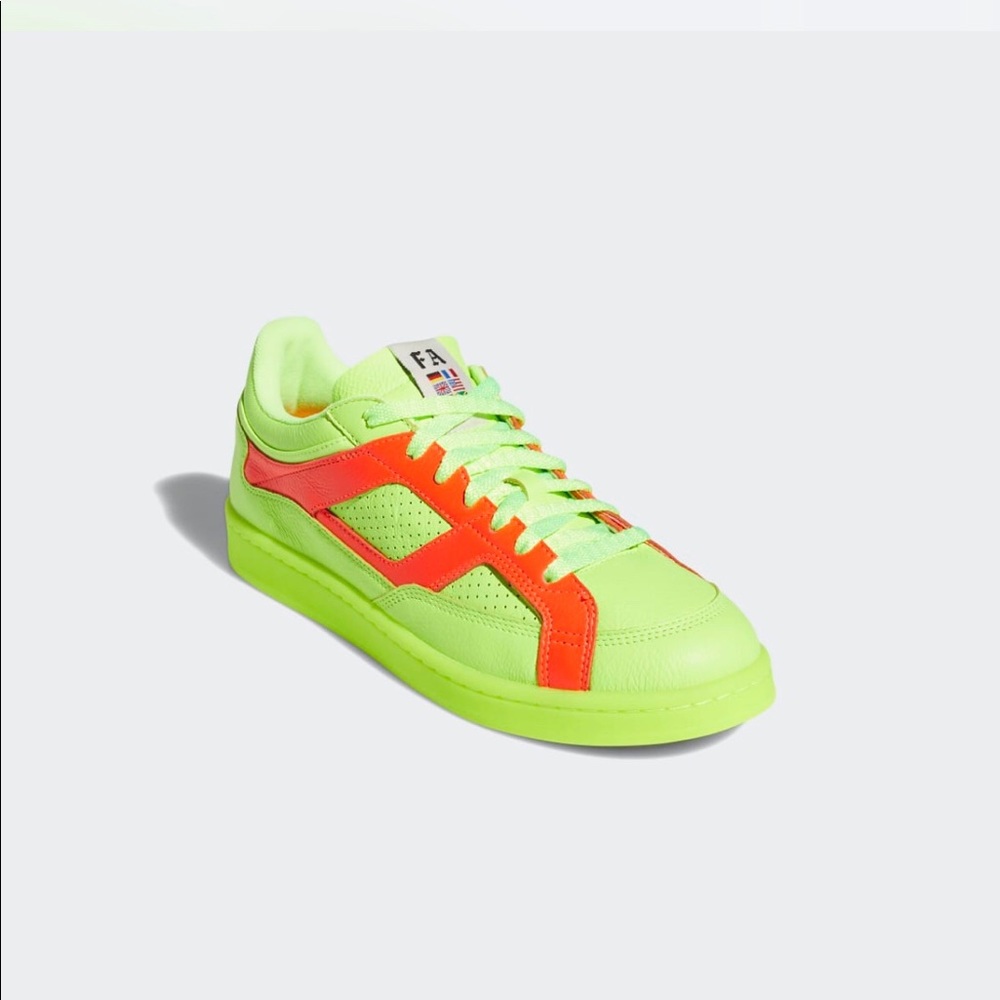 FUCKiNG AWESOME X ADIDAS
EXPERiMENT 2 - Picture 3 of 11